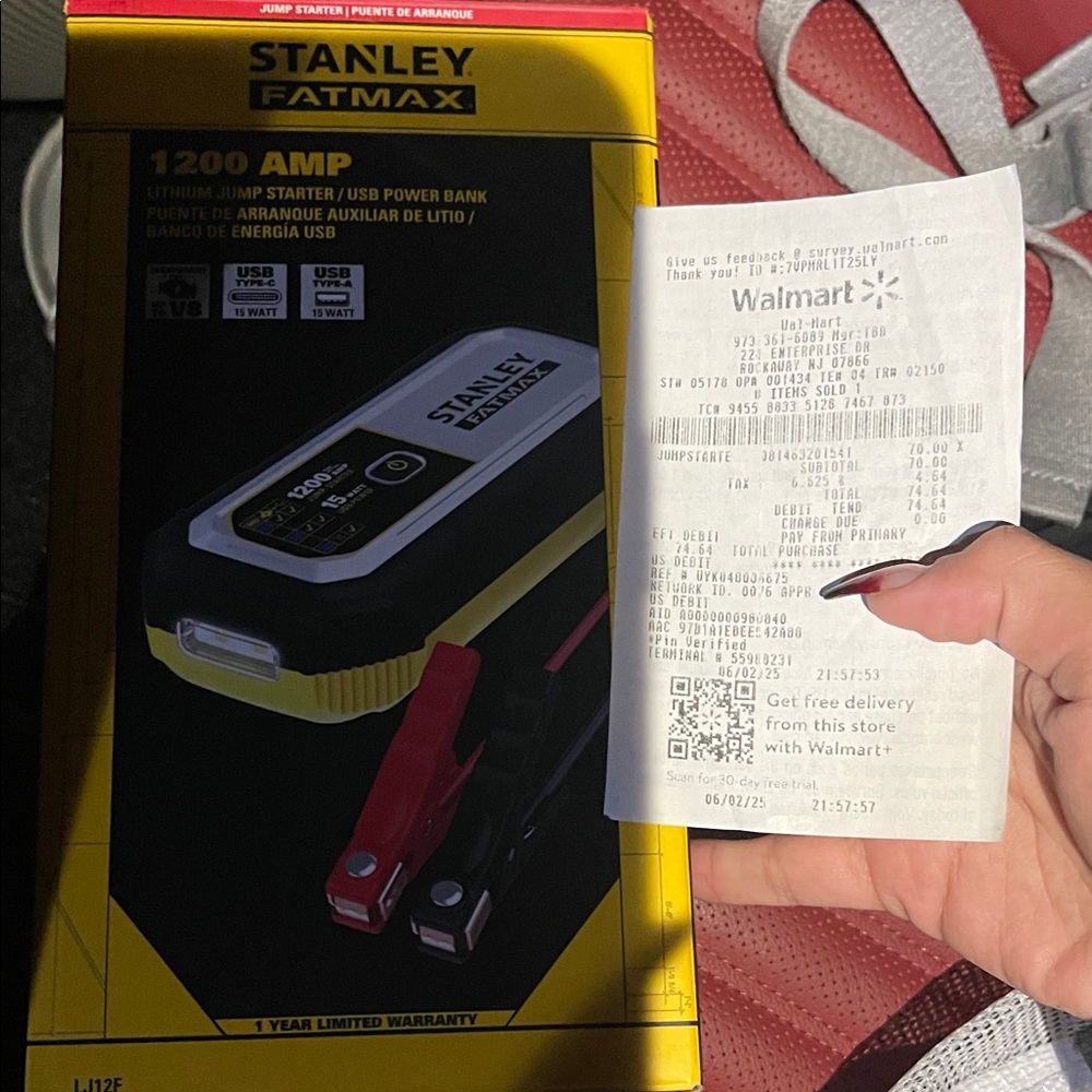 Stanley Fatmax 1200 Amp Power Bank in Black and Yellow
